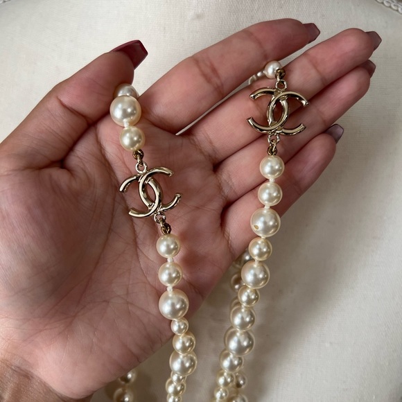 CHANEL Faux Pearl CC Long Necklace - Picture 4 of 7